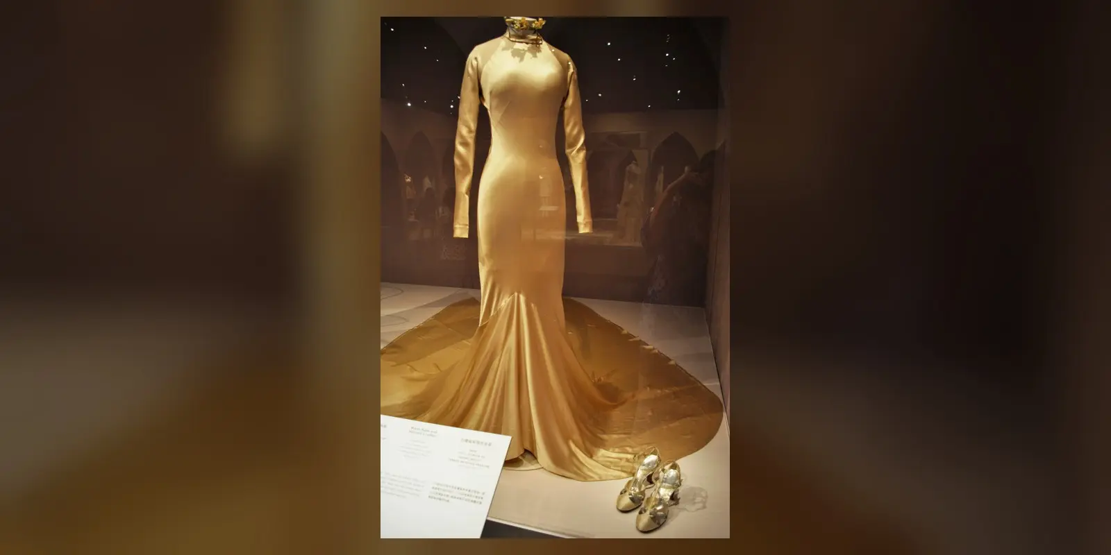 Vestido de novia de Baba Beaton (1934), diseño de Charles James, en el Victoria and Albert Museum