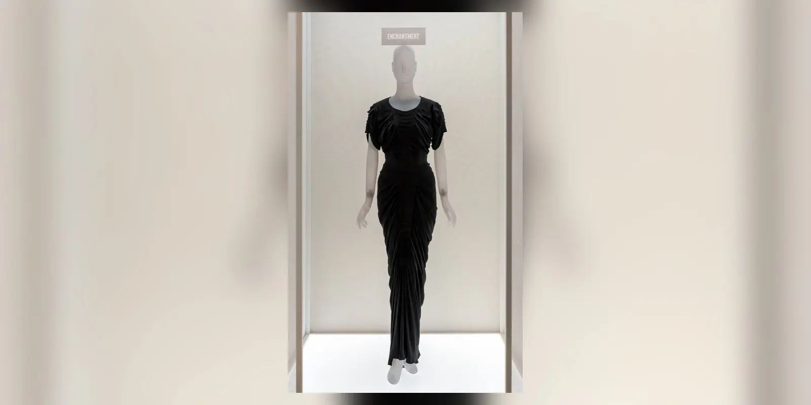 El vestido "La Sirene" (1941) de Charles James, expuesto en el Metropolitan Museum of Art de Nueva York