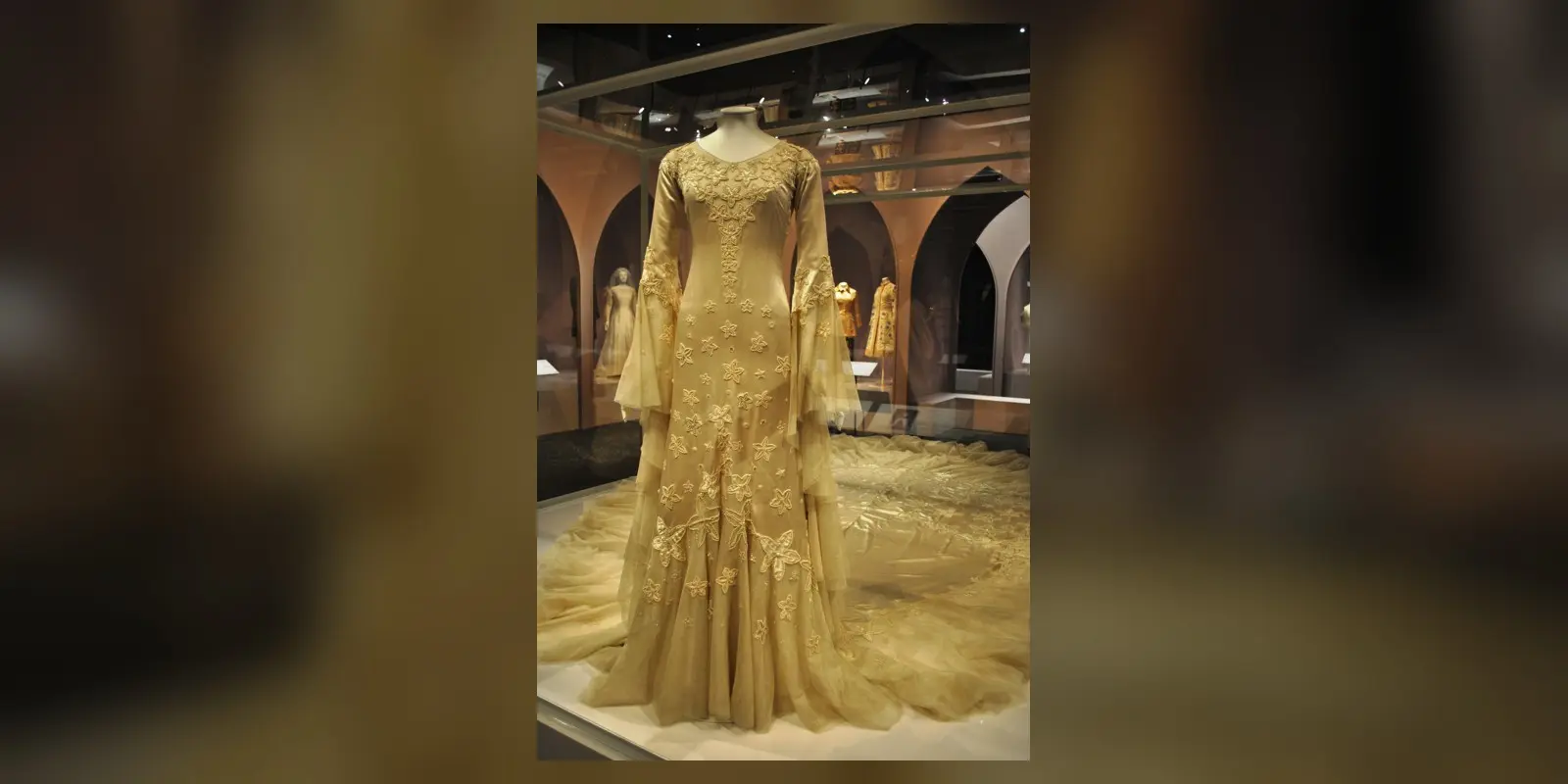 Vestido de novia de Margaret Whigham (1933), diseño de Norman Hartnell, en el Victoria and Albert Museum